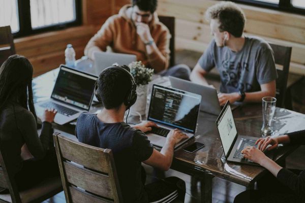 IEFP abre a 12 de outubro candidaturas a est&aacute;gios +Talento e Iniciar